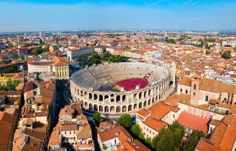 Arena Verona lavoro comparse assunzioni stagionali